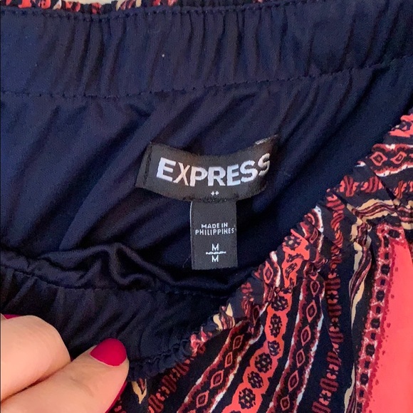 Express dress - Picture 3 of 5